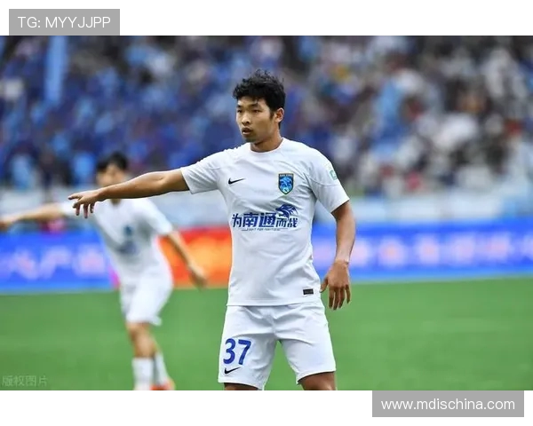 南通支云迎战申花期待精彩对决双方球员全力以赴争夺胜利荣耀