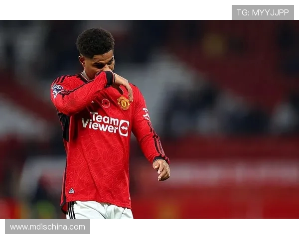 巴黎与曼联昨晚激战正酣赛场精彩瞬间回顾与分析 巴黎与曼联昨晚激战正酣赛场精彩瞬间回顾与分析